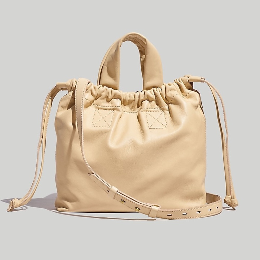 The Piazza Crossbody Bag in Buttered Scone